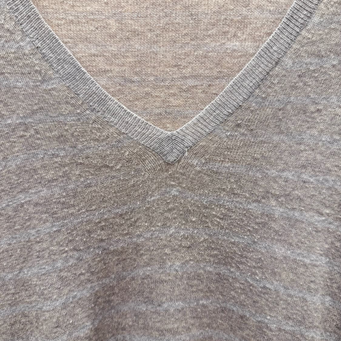 띠어리 스트라이프 브이넥 긴팔 니트 티셔츠 슬림핏 그레이 상품이미지6