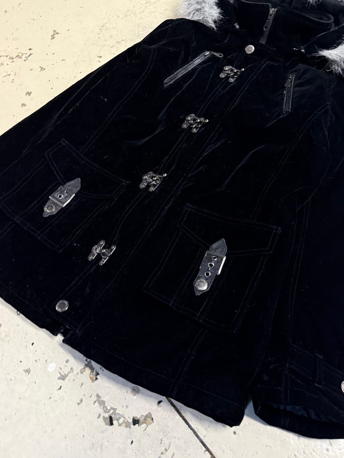 In the attic fur trimming velour jacket 상품이미지6