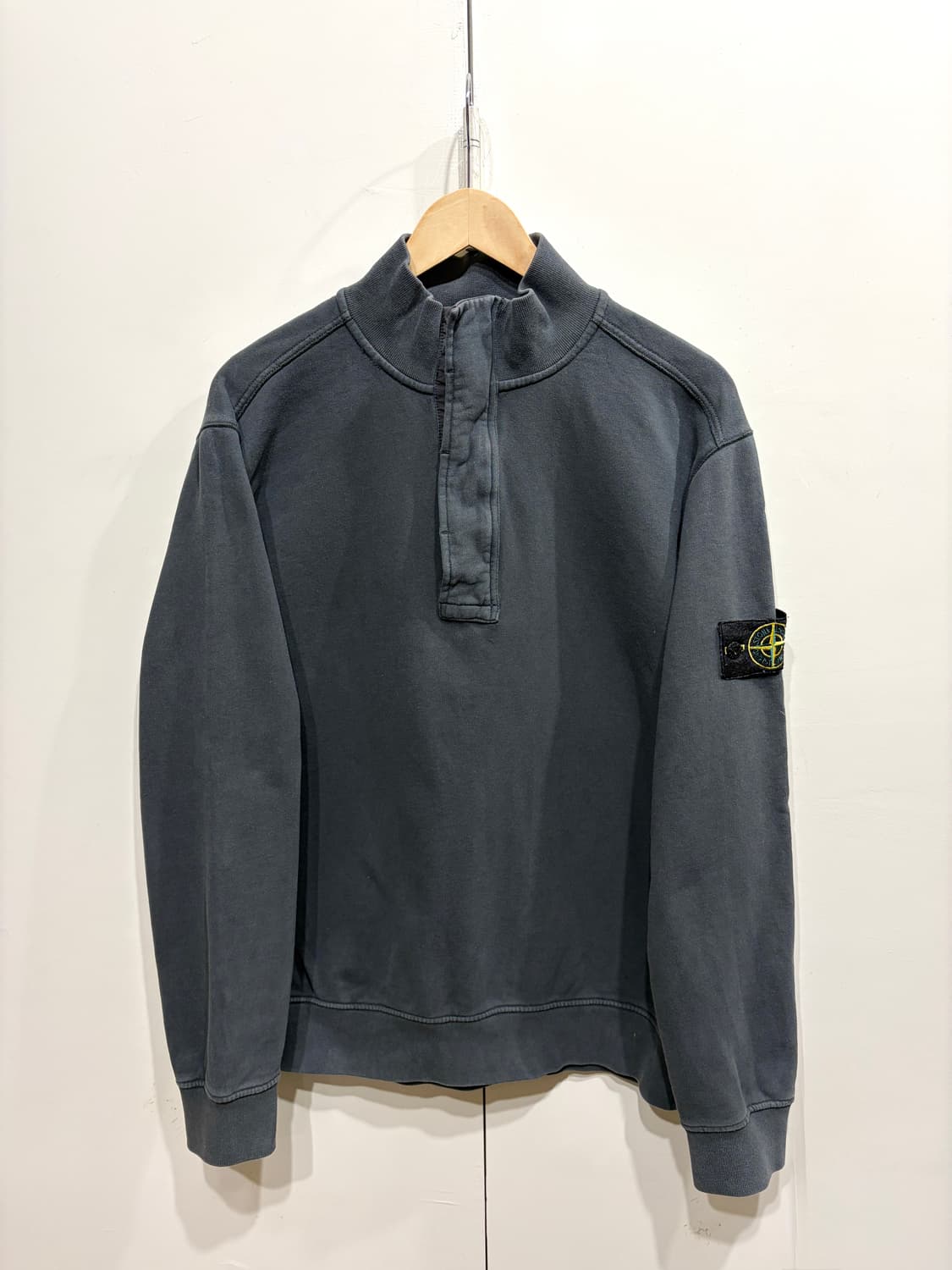 스톤아일랜드 하프 집업 스웻 셔츠 상품이미지1