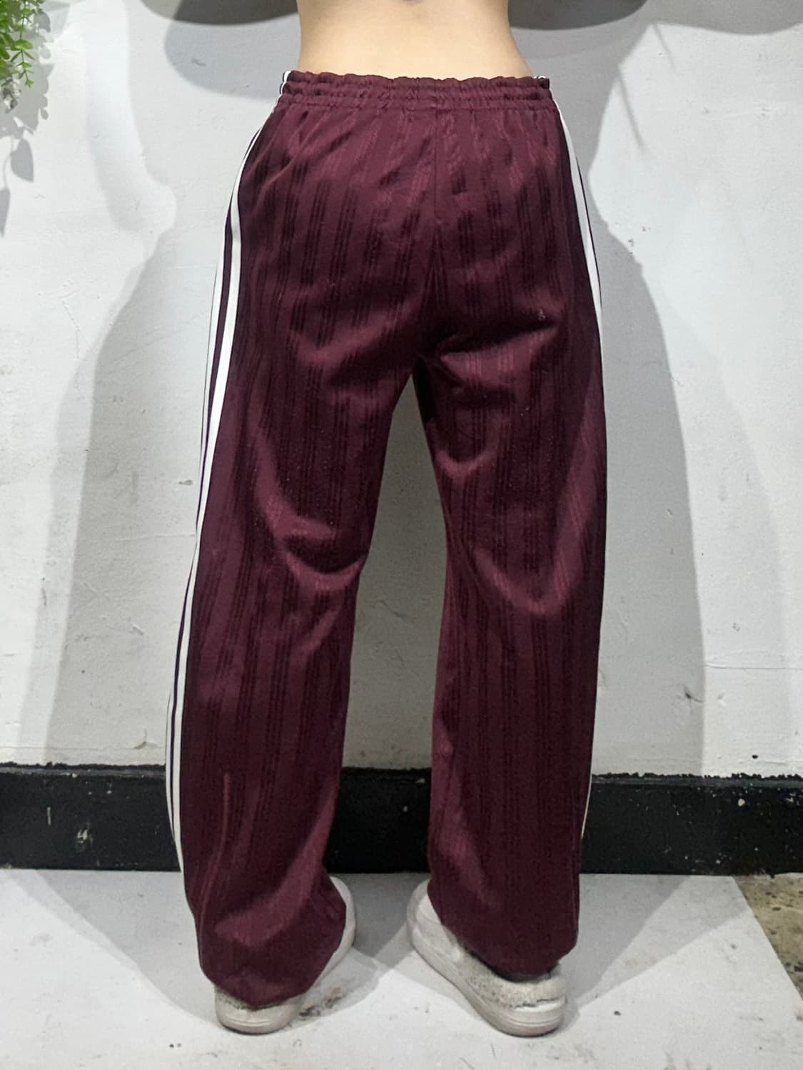 00s 아디다스 대장급 버건디 와이드 화이트 삼선 스몰 로고 추리닝 바지 상품이미지3