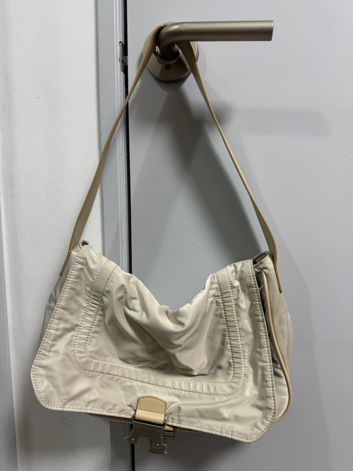 마뗑킴 버클백 아이보리 (사용감 많음 저렴) 상품이미지1