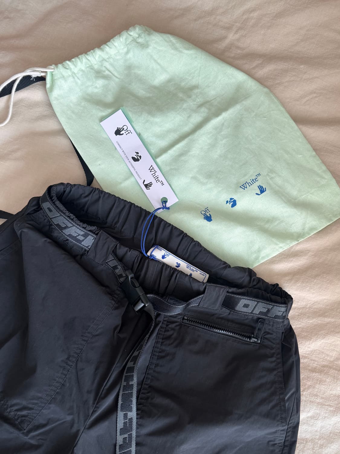 (32인치/새상품) Off-White 로고 벨트 버뮤다 쇼츠 상품이미지2