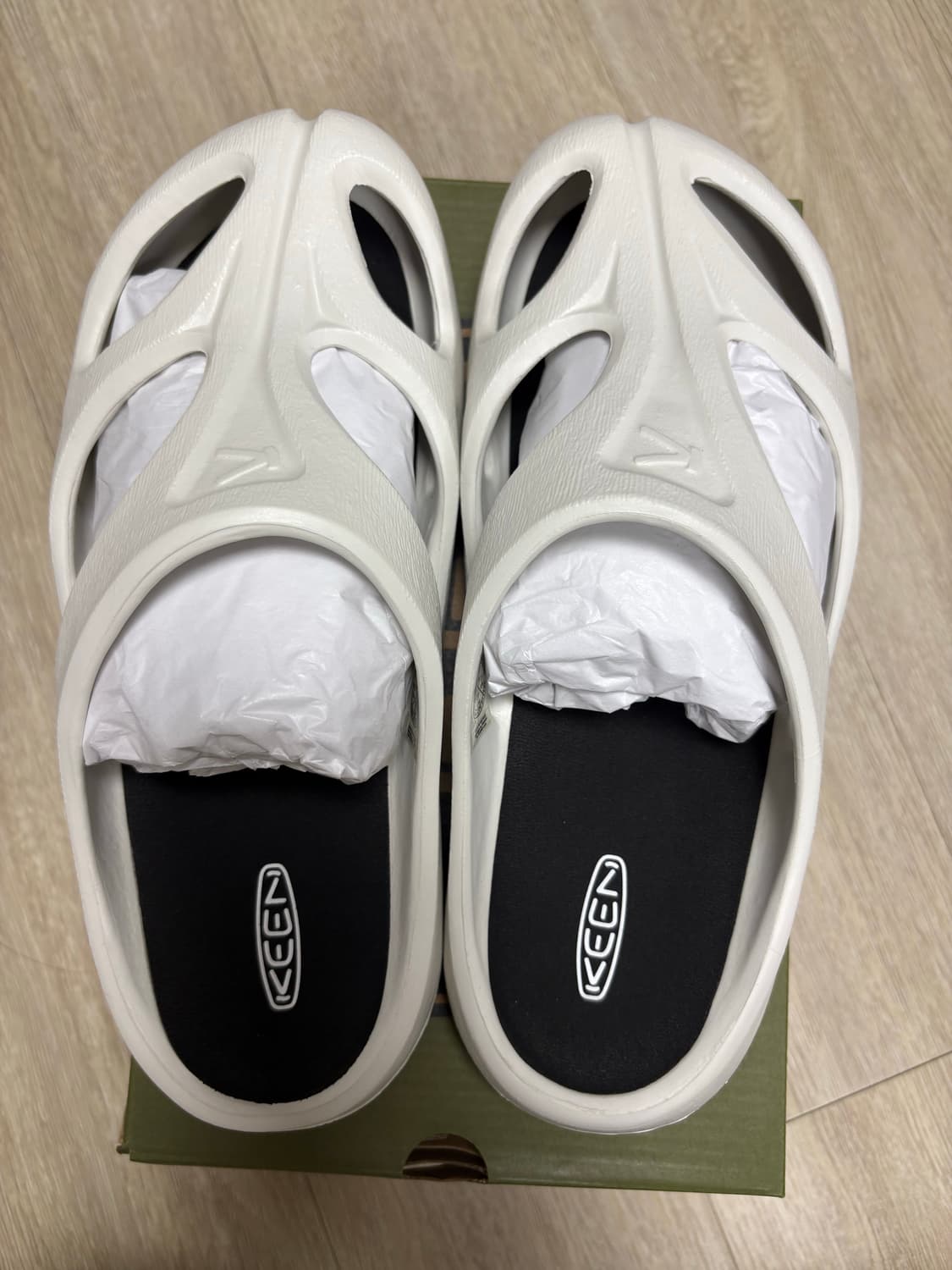 킨 샨티 슬리퍼 화이트 270 상품이미지3