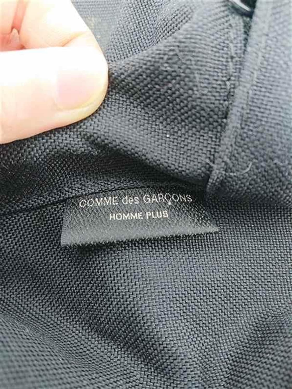 꼼데가르송 옴므 플러스 가죽 패치 데이팩 백팩 블랙 상품이미지8