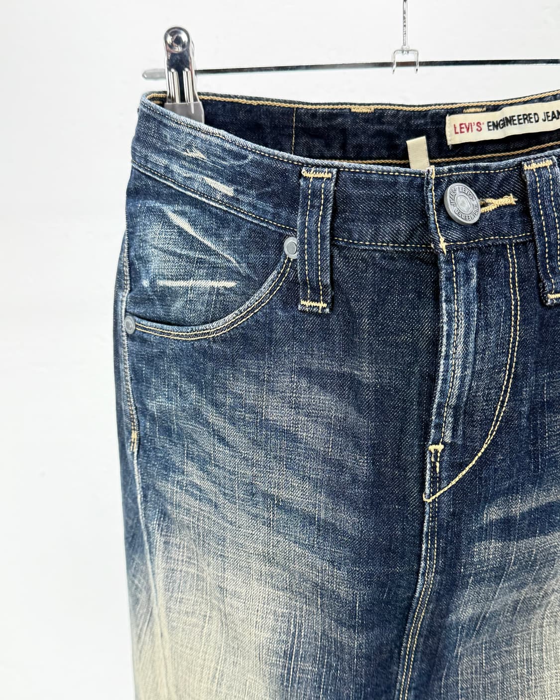 리바이스 엔지니어드 워싱 데님 미디 스커트 상품이미지2