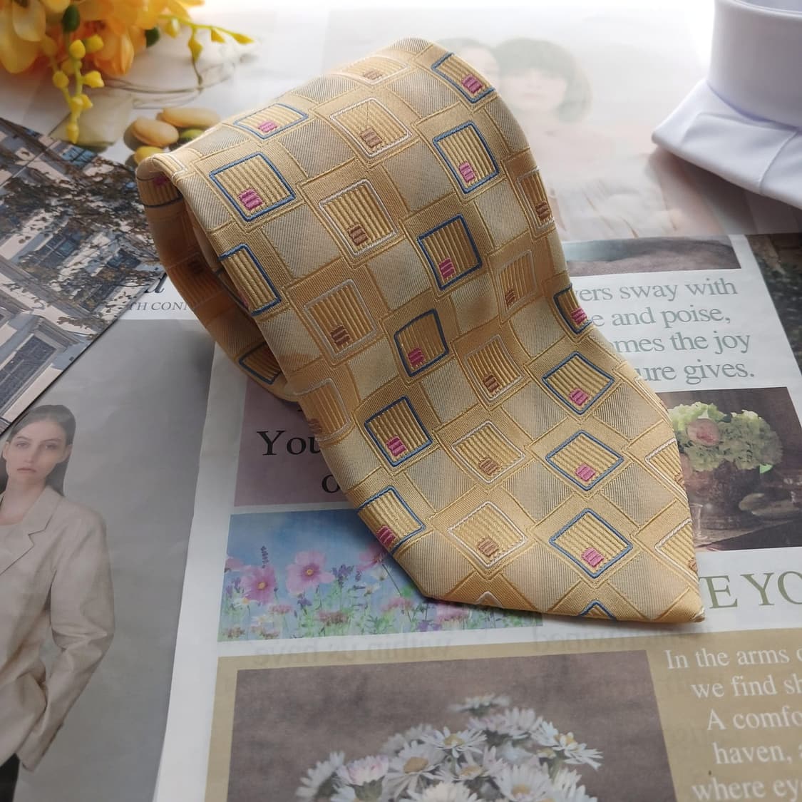 알테아 실크 베이지 스퀘어 패턴 넥타이 9.5cm A등급 A18716
 상품이미지2