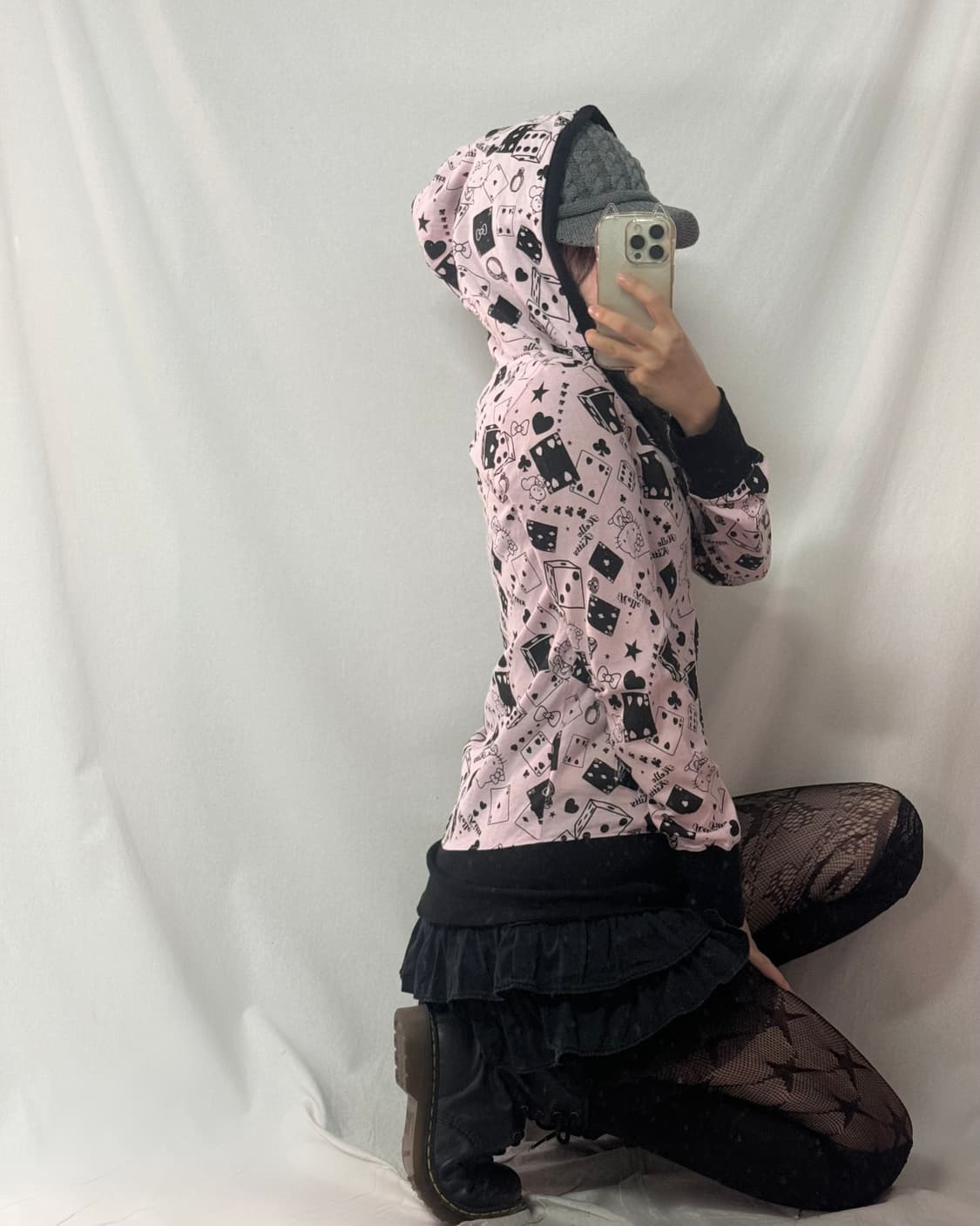 헬로키티 다이스 패턴 후디드 집업 상품이미지2