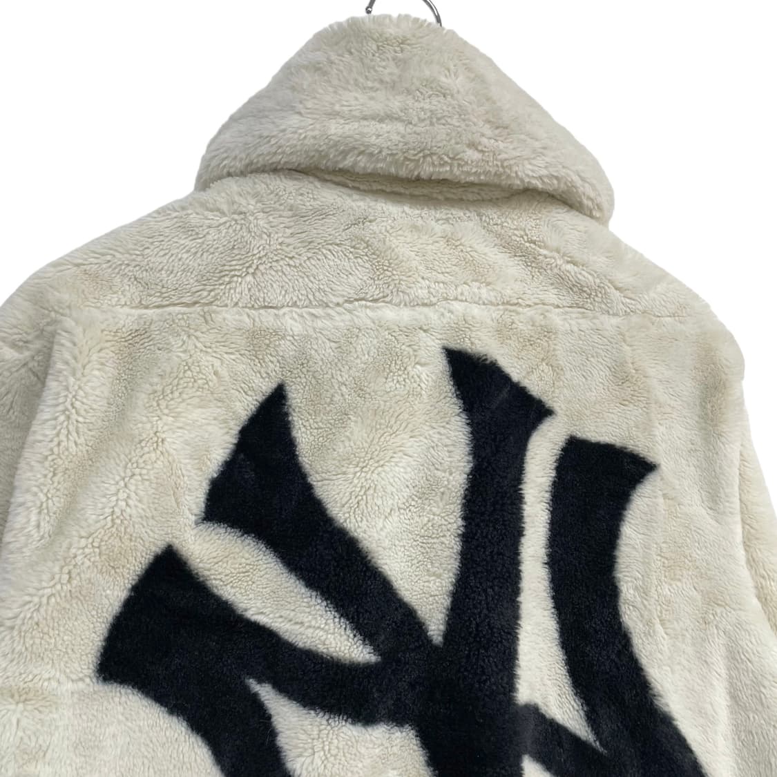 MLB 스탠드넥 양키즈 빅 로고 퍼 후리스 자켓 상품이미지3