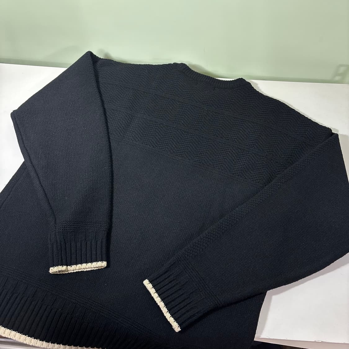 L 에스피오나지 블랙 루즈핏 메리노울 케이블니트 상품이미지3