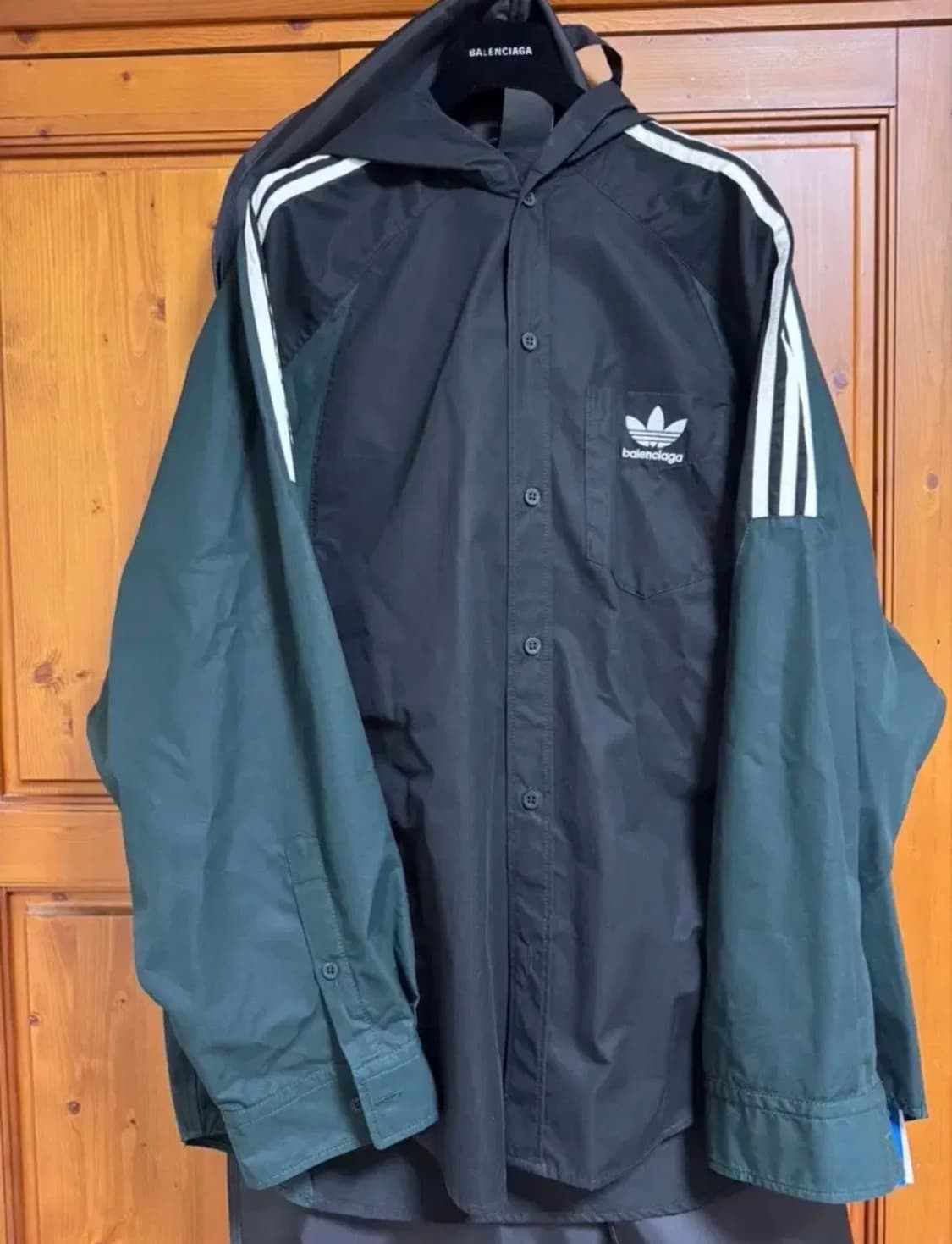 발렌시아가 x 아디다스 후드 셔츠 블랙 다크 그린 상품이미지1
