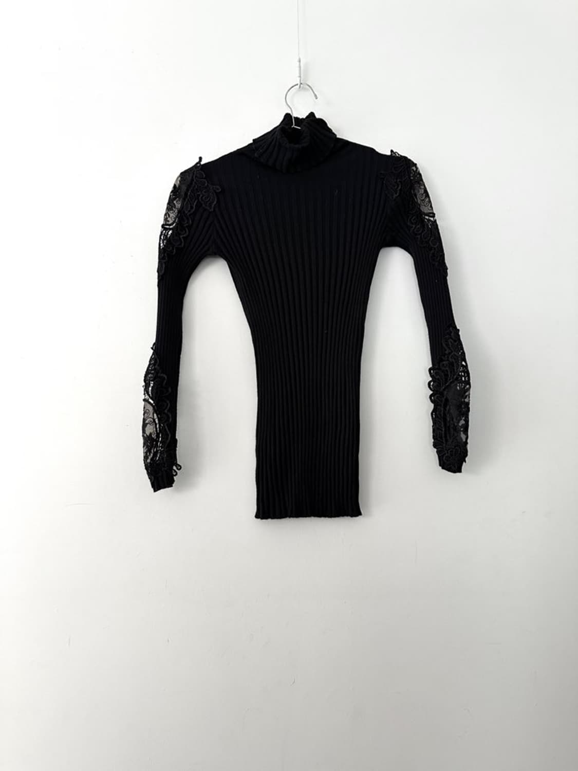 Shoulder lace detail sleeveless / black 상품이미지4