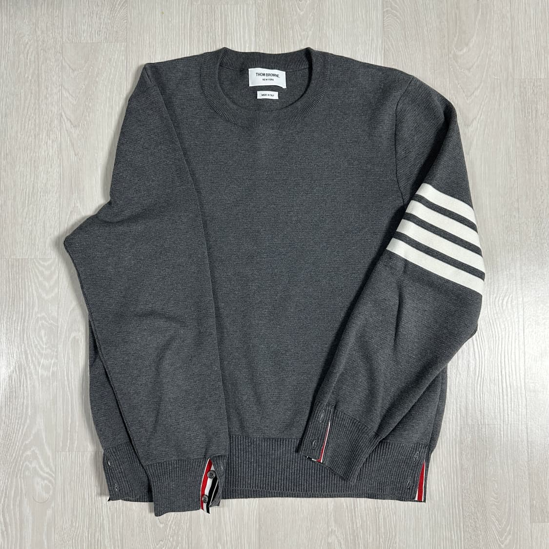 톰브라운 밀라노 스티치 사선 니트 그레이 색상 상품이미지2