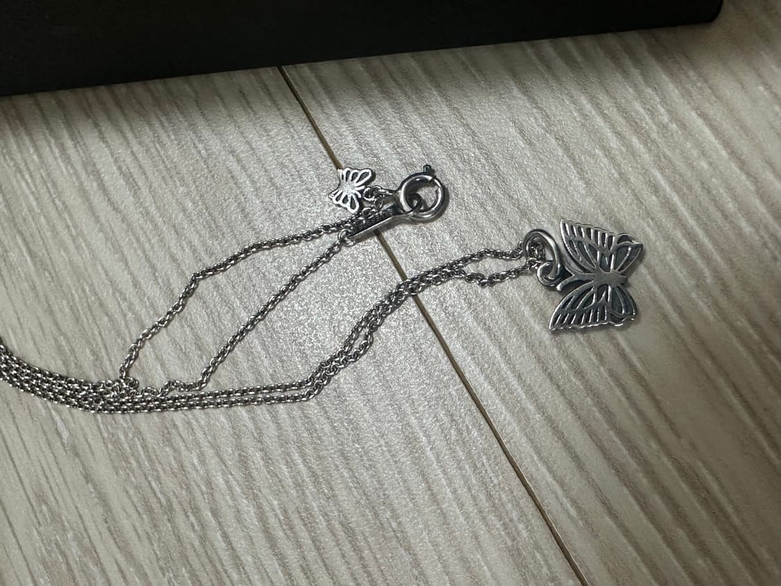 니들스 파피용 목걸이 상품이미지1