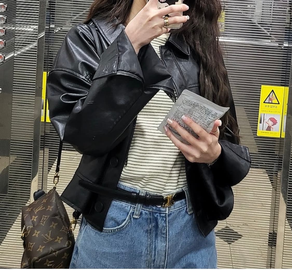 셀린느 스몰 트리옹프 벨트 블랙 상품이미지8