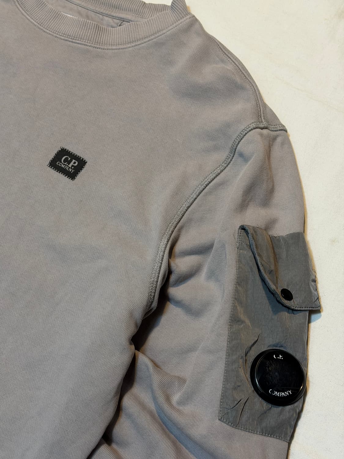 CP 컴퍼니 24SS 랜즈 맨투맨 스웻셔츠 그레이 상품이미지2