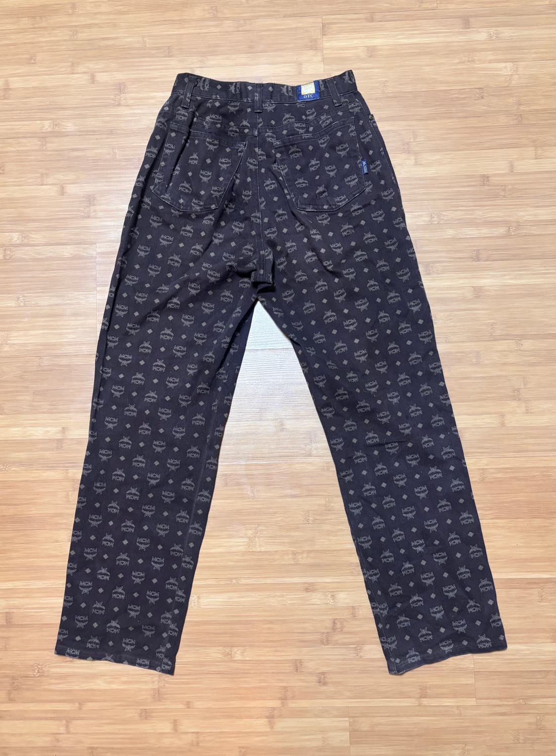 [착샷O] MCM(엠씨엠) 90s 빈티지 로고 패턴 바지 팬츠 상품이미지8