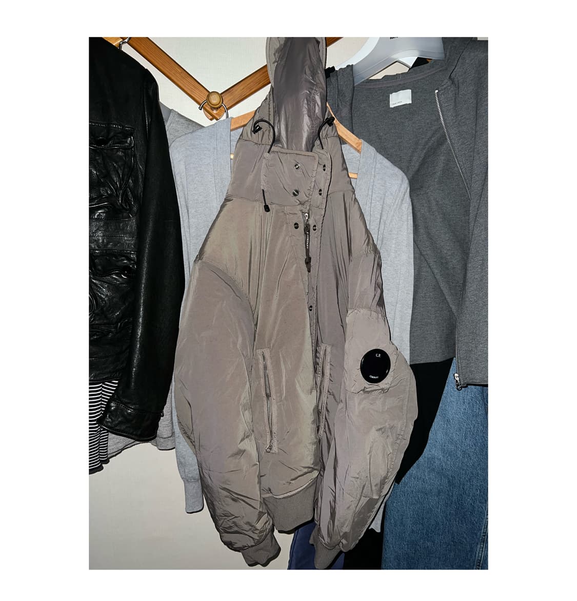 cp컴퍼니 나이크라 패딩 상품이미지1