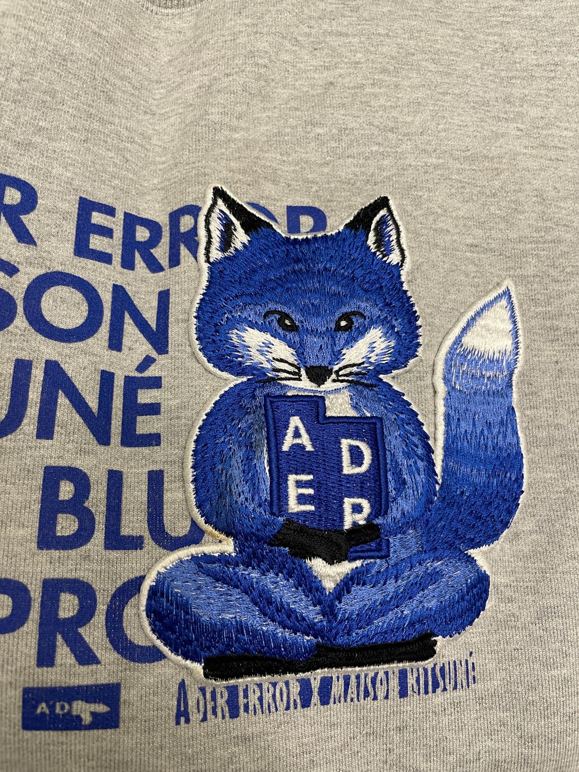 아더에러 메종키츠네 메디테이션 폭스 스웻셔츠 그레이 상품이미지10