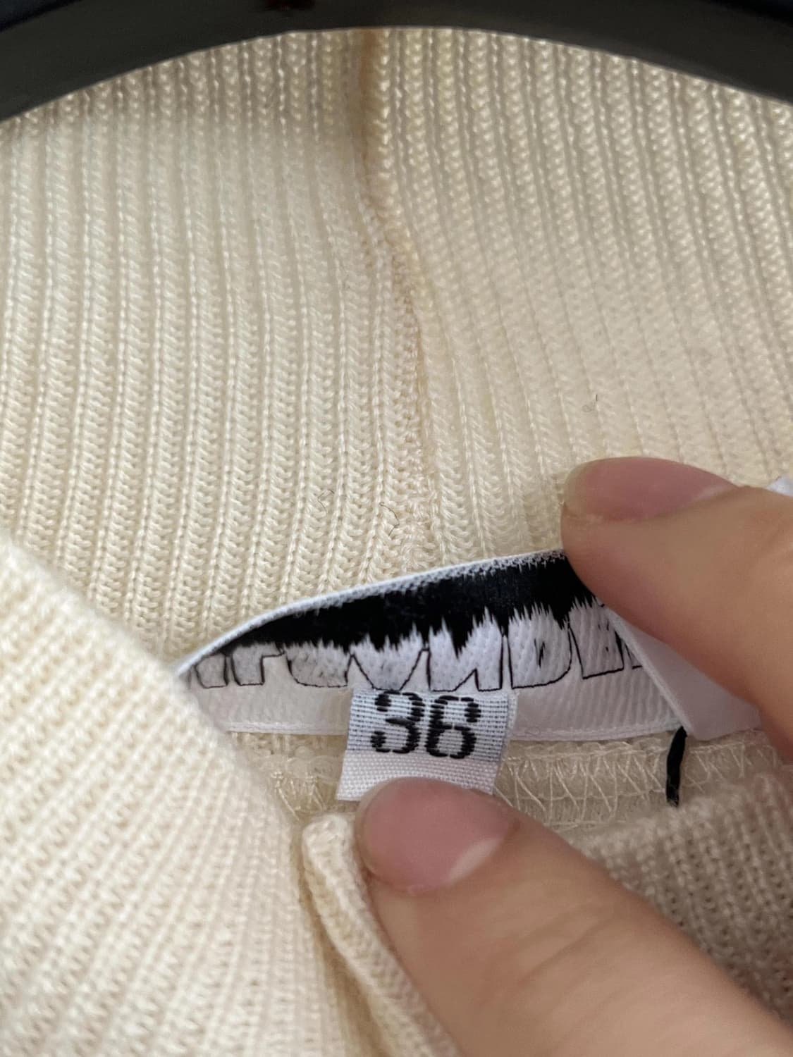 질샌더니트 상품이미지3