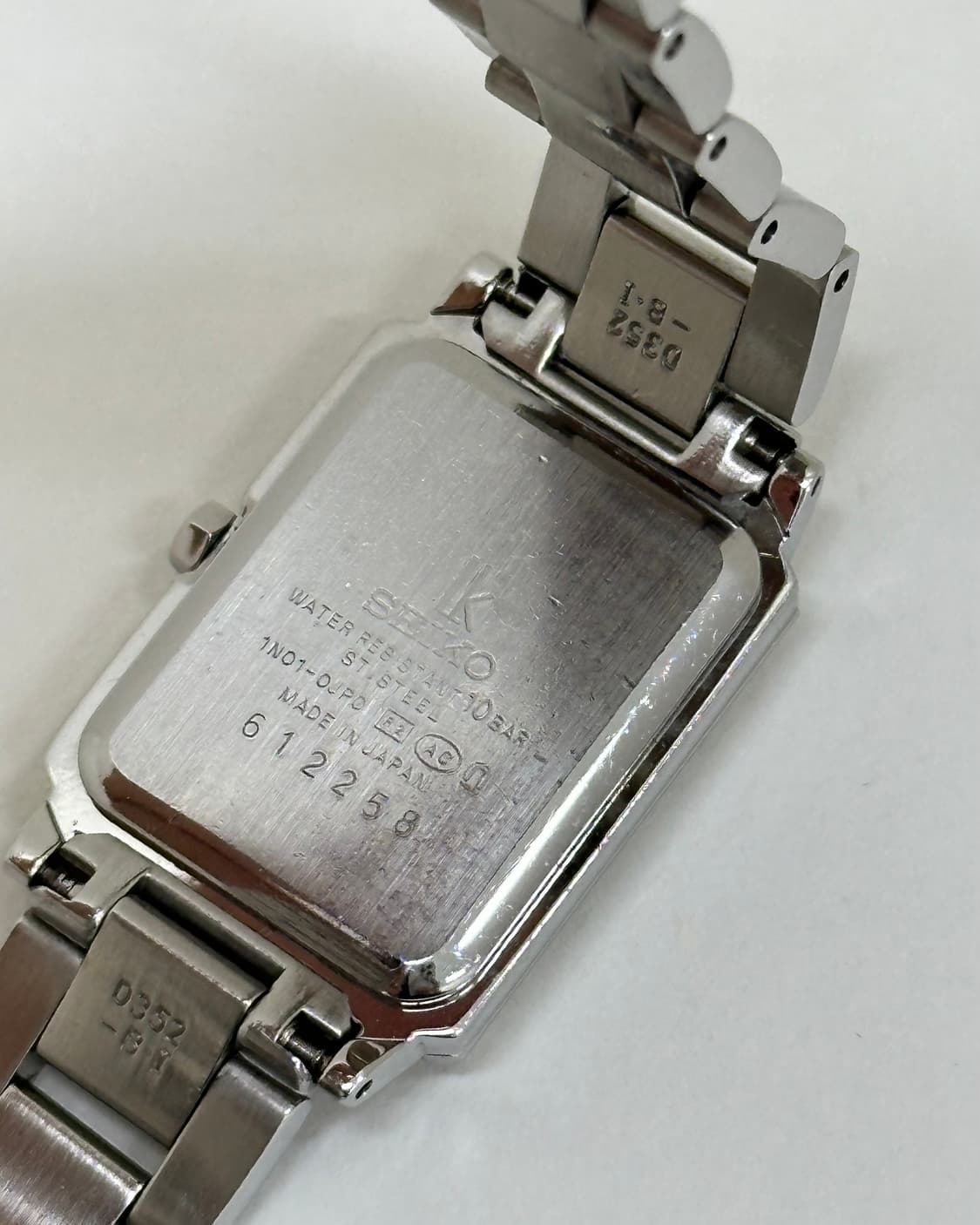 세이코 루키아 렉탱귤러 펄 다이얼 시계 상품이미지9