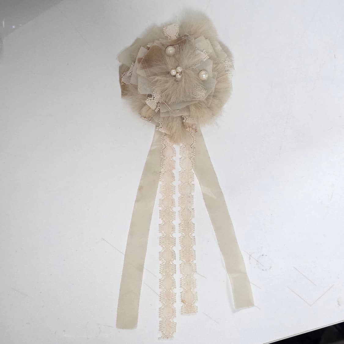 일본빈티지)밀크티라떼히메갸루 아이보리 퍼 진주레이스 폼폼 로맨틱체크브로치 상품이미지2