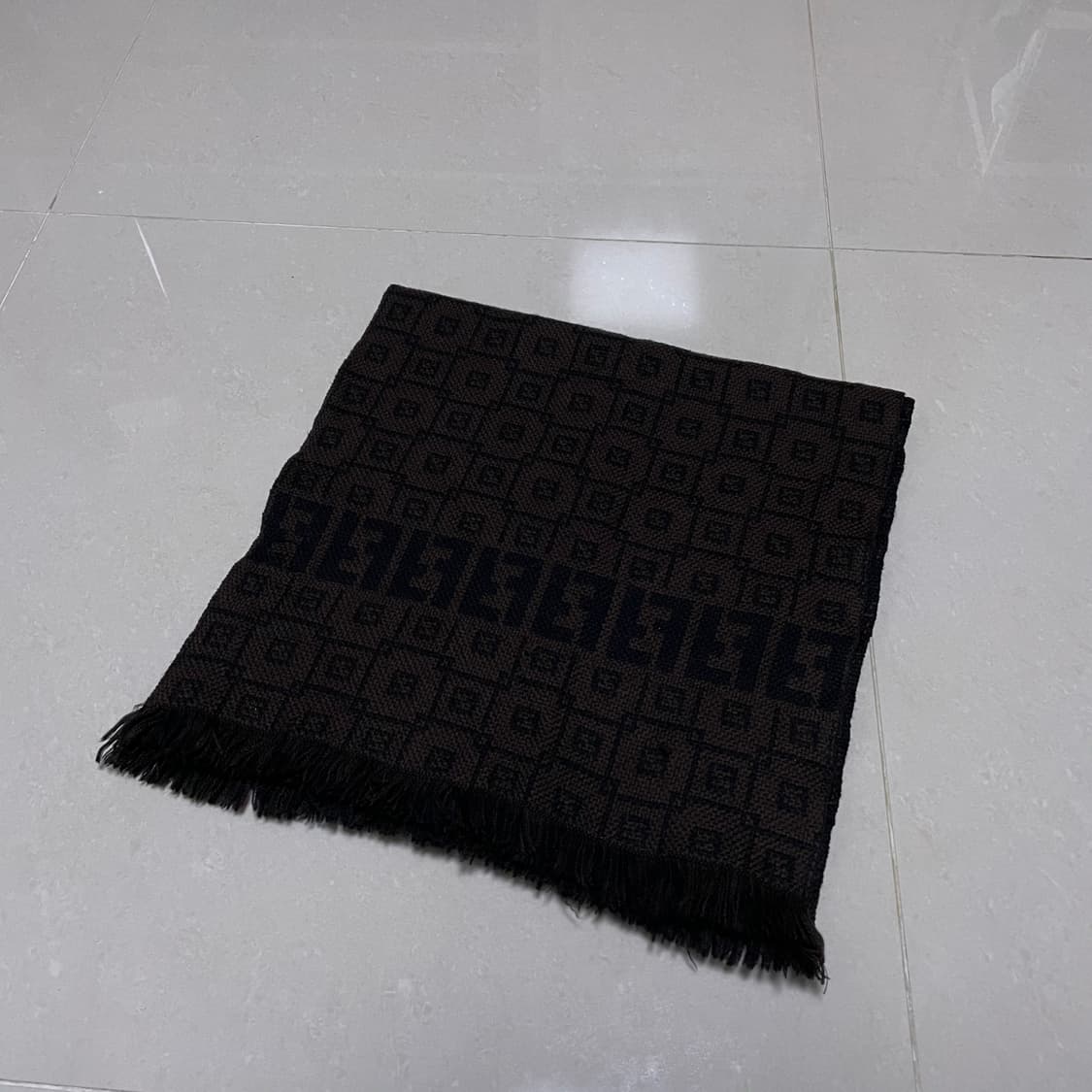 FENDI 펜디 더블페이스 울 머플러 (데미지세일!) 상품이미지4