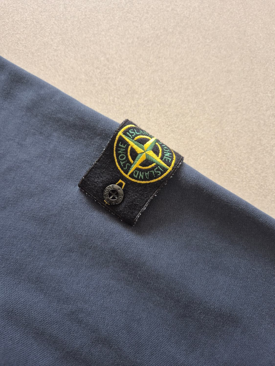 스톤 아일랜드 63051 크루넥 스웨트셔츠 네이비 블루 - 21SS 상품이미지3