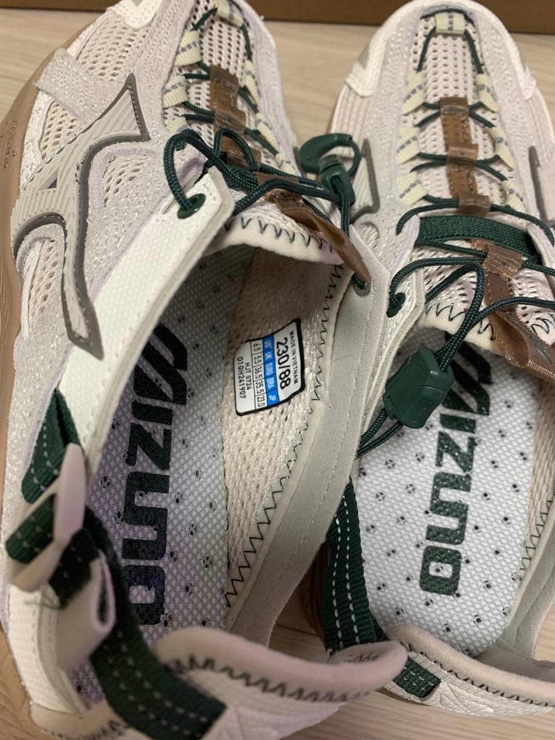 (새상품 230) 미즈노 운동화 화이트/브라운 상품이미지4