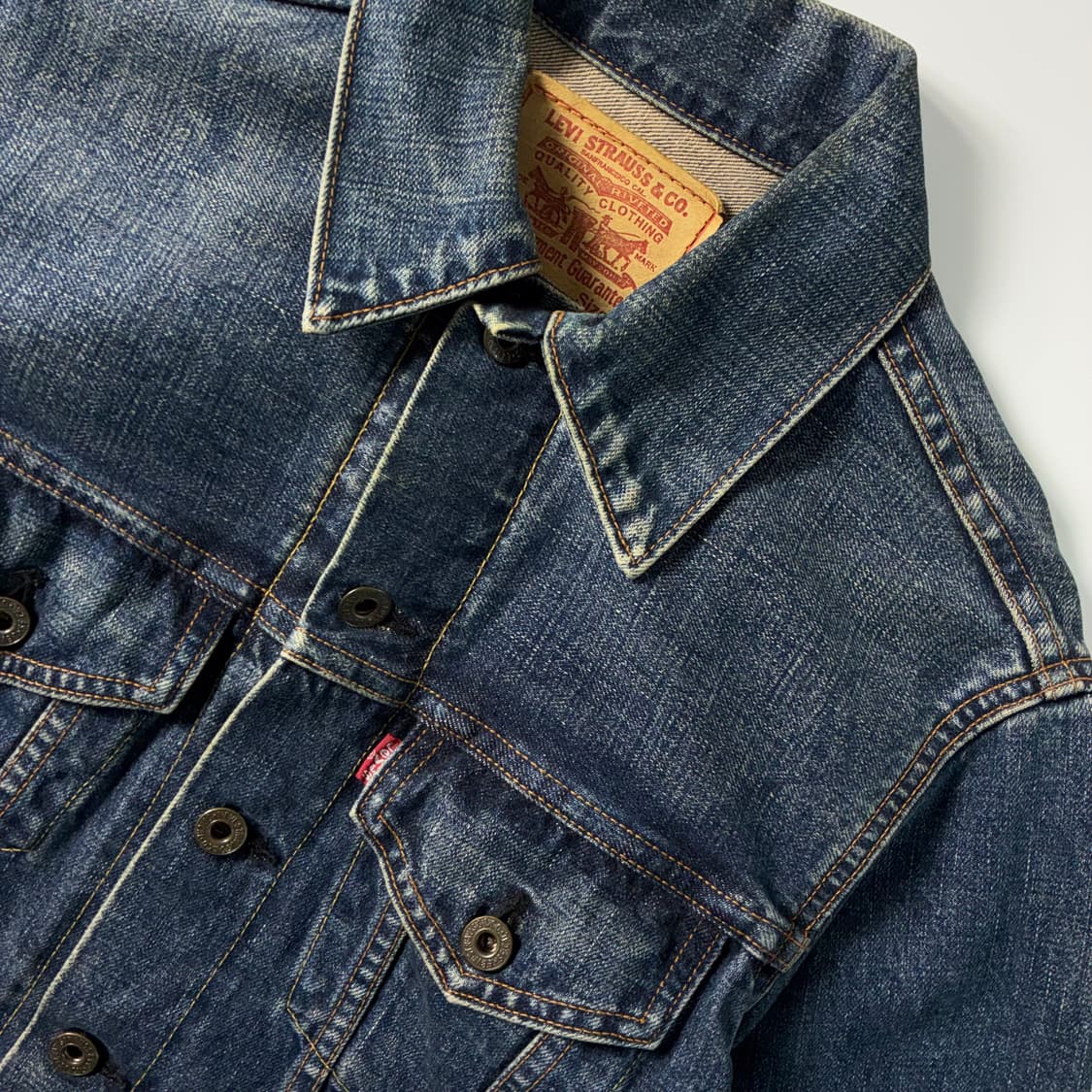 Levi's  리바이스 레드탭 70504 워싱 데님 트러커 자켓  상품이미지3
