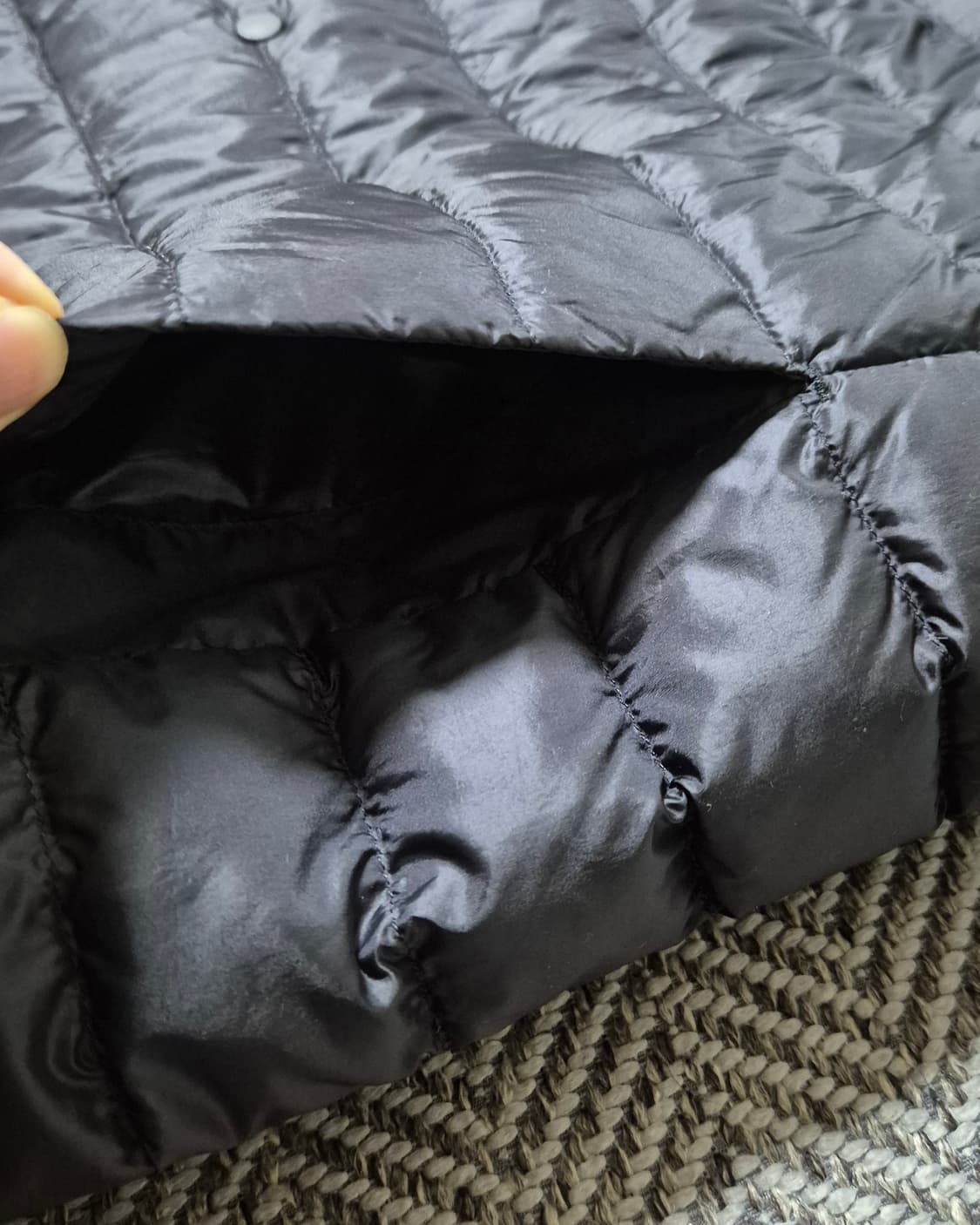 유니클로 경량패딩조끼 XL 블랙 상품이미지6