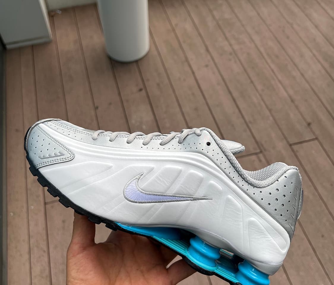 (270) 나이키 쇼크스 R4 운동화 HQ1988 상품이미지1