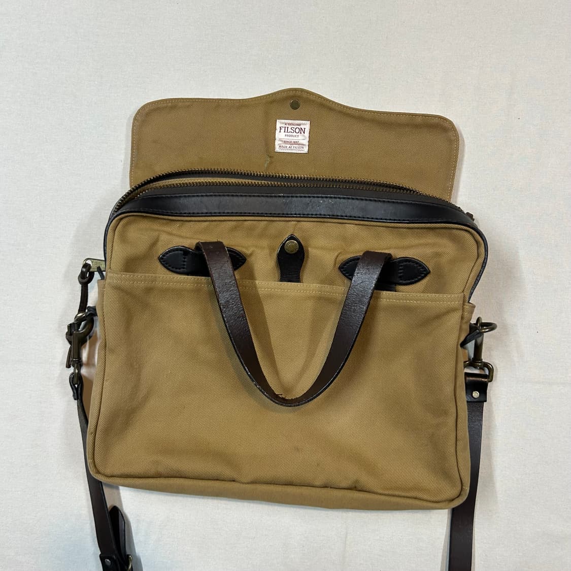 FILSON 필슨 256 탄 브리프케이스 가방 크로스백 겸용 상품이미지2