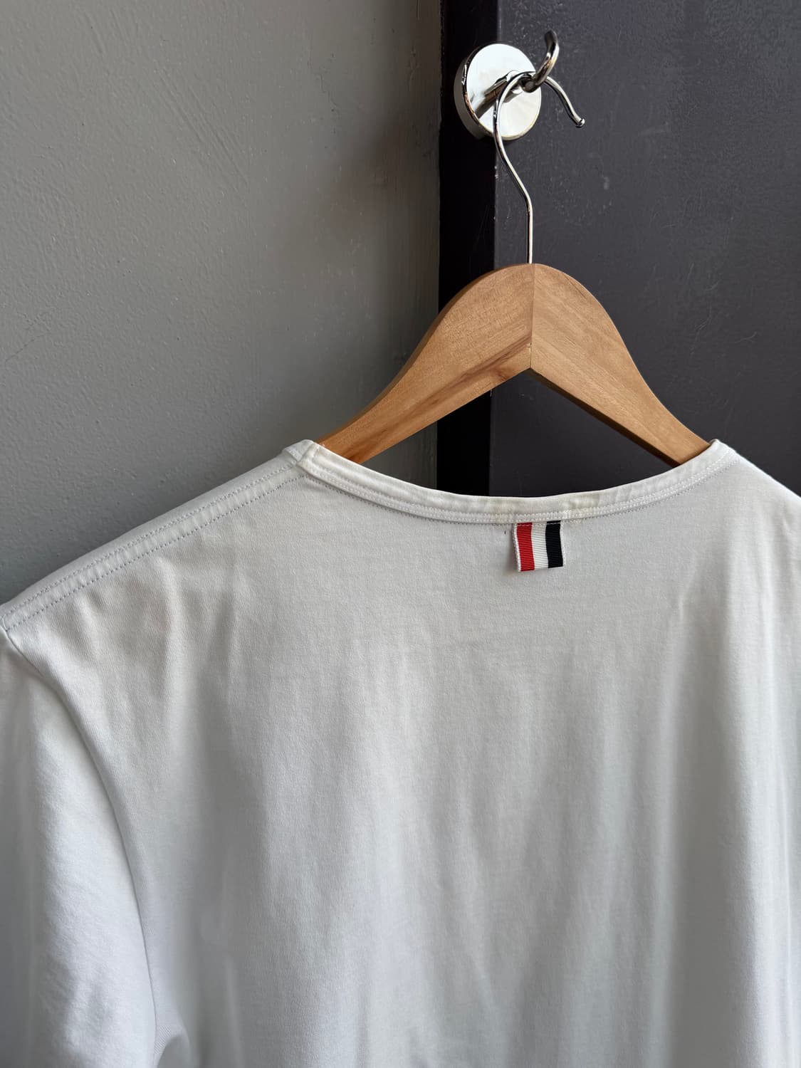 1/ 톰브라운 RWB 포켓트리밍 코튼 져지 반팔 상품이미지8