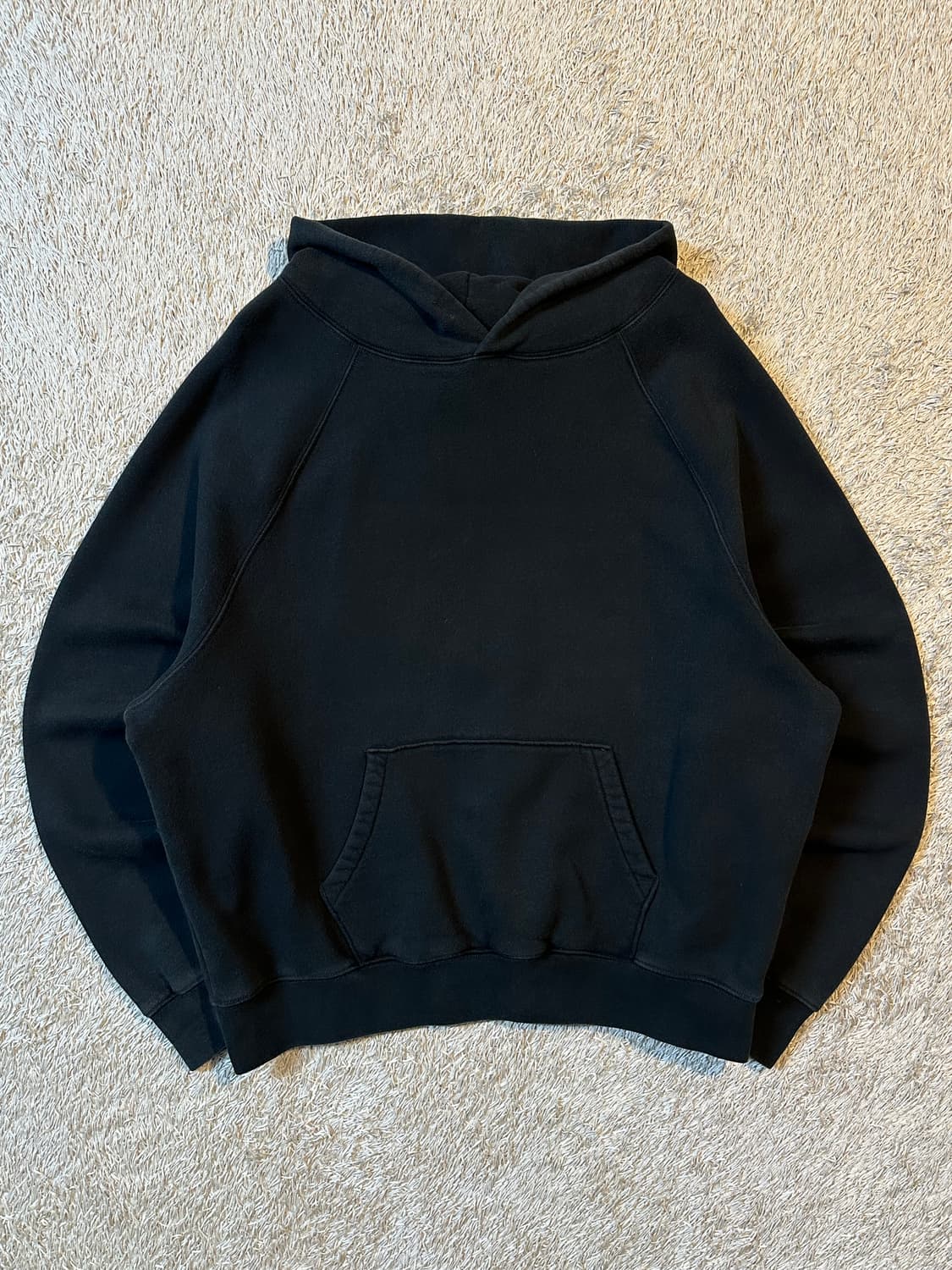 피어오브갓 에센셜 백로고 후드티 블랙 상품이미지2