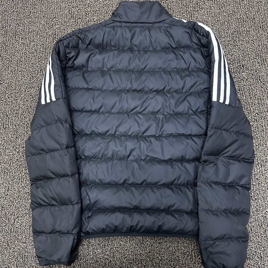 아디다스 덕다운 경량 패딩 블랙 M 상품이미지5