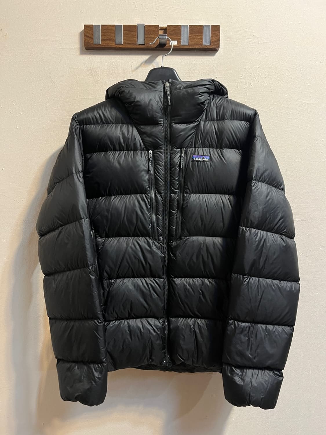파타고니아 피츠 로이 구스 다운 자켓 상품이미지1
