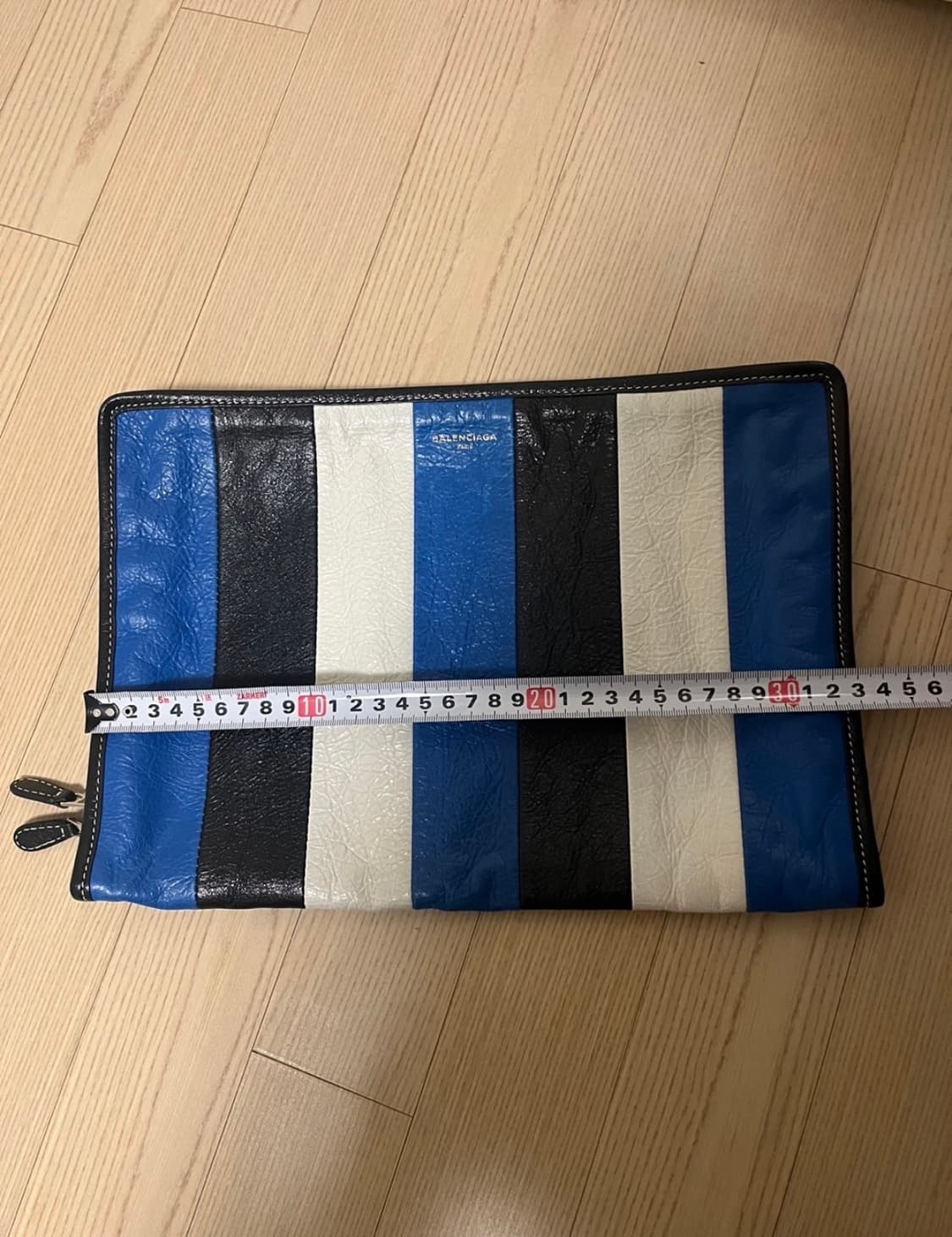 발렌시아가 바자 클러치 상품이미지4