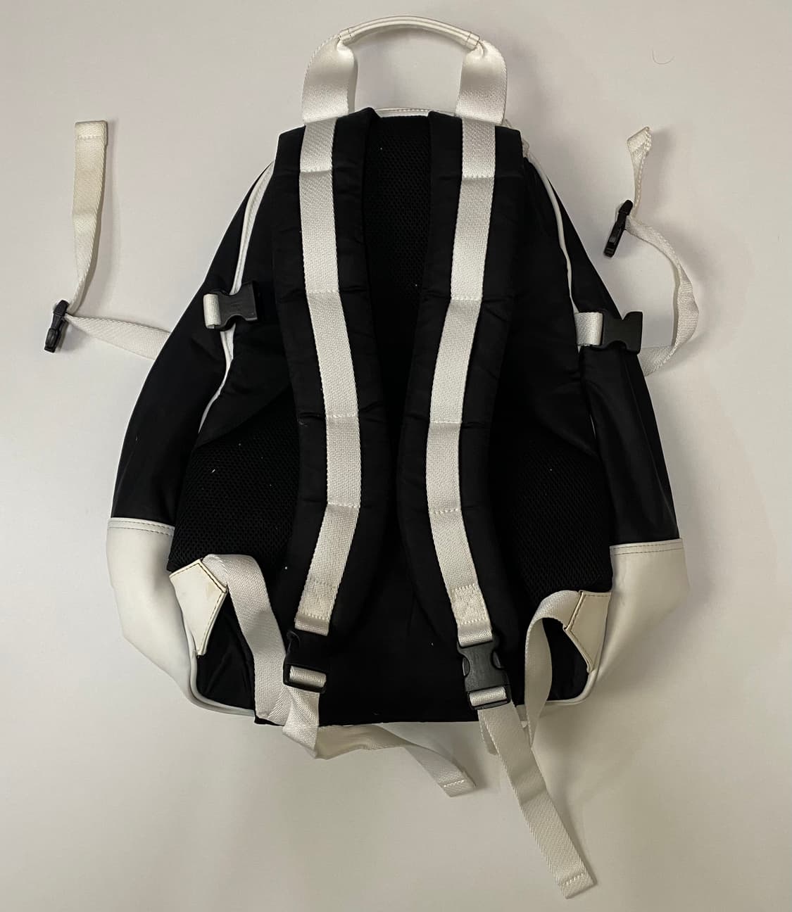 라코스테 스포츠 백팩 블랙/화이트 상품이미지3