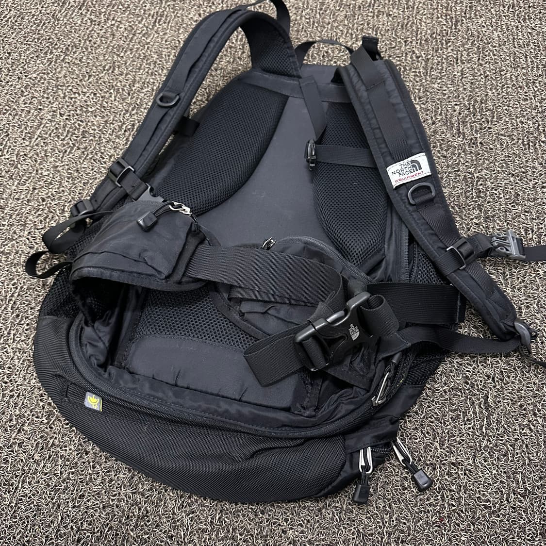노스페이스 30L 벤처 백팩 가방 블랙 상품이미지4