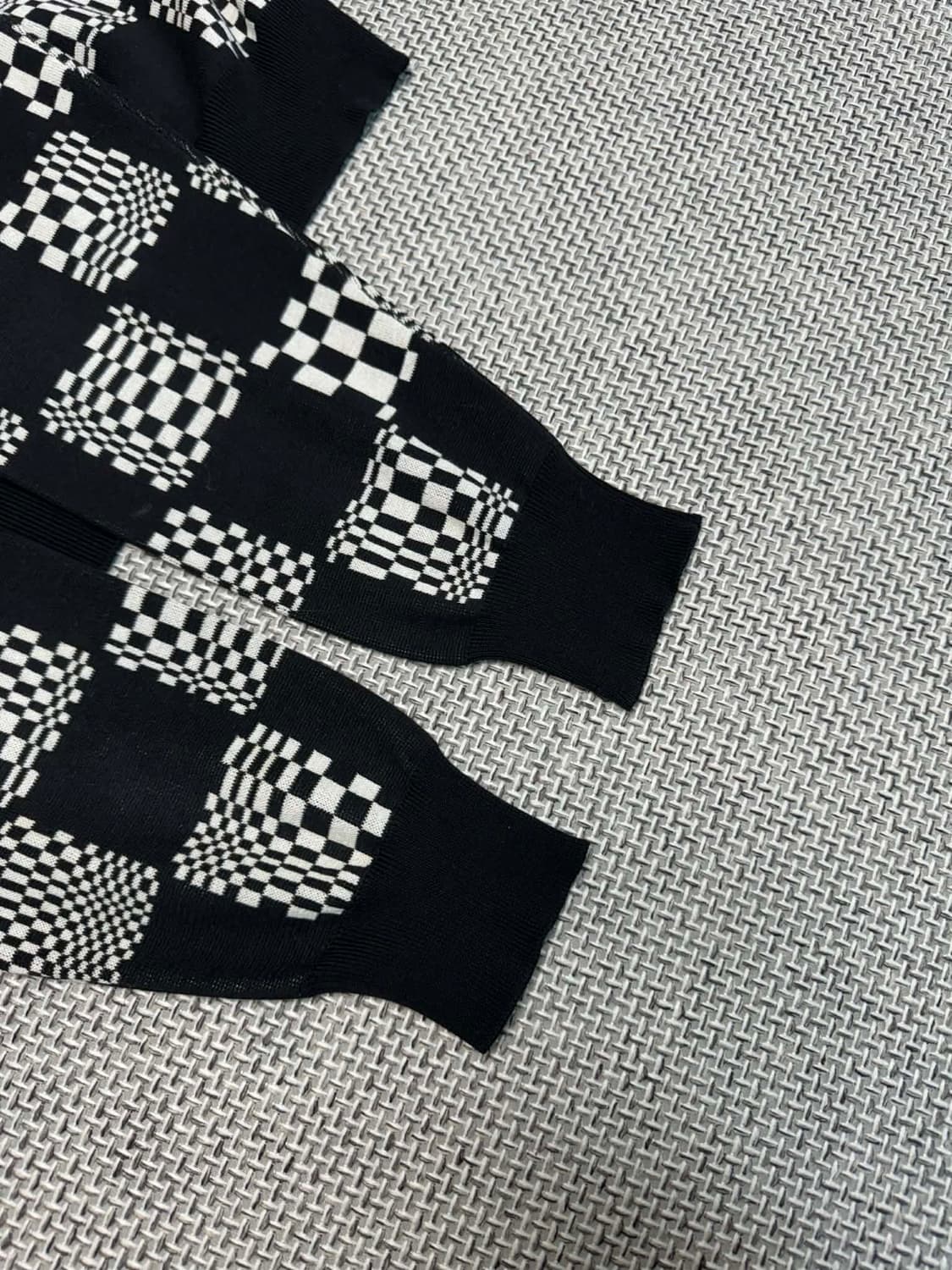 루이비통 다미에 크루넥 체크 니트 상품이미지6