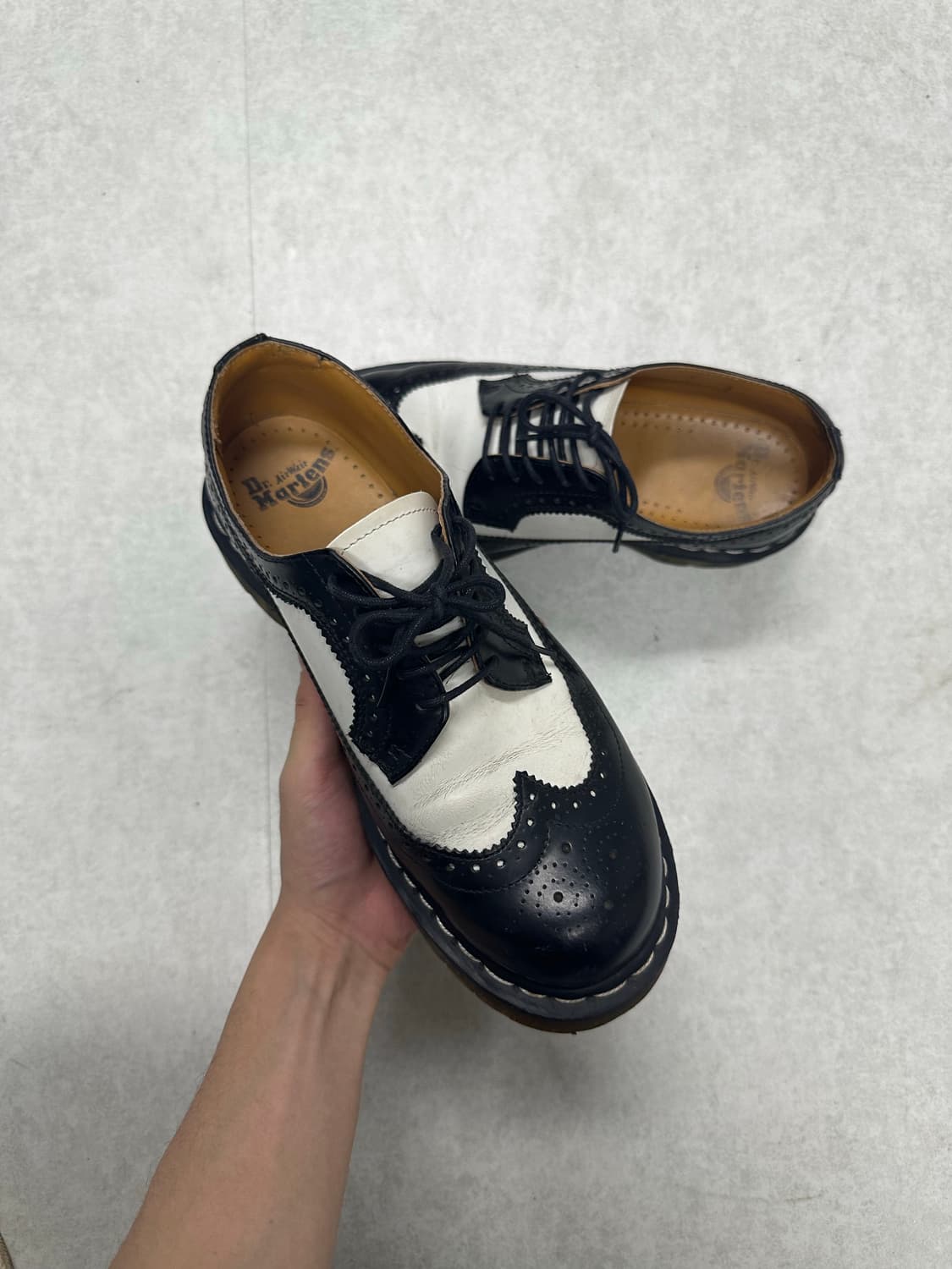 닥터마틴 윙팁 상품이미지3