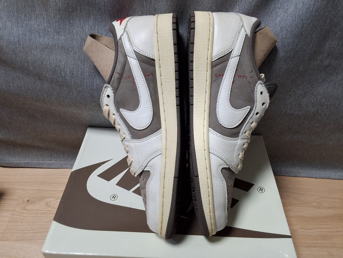 나이키 트래비스 스캇 로우 OG 리버스 모카 275 상품이미지3