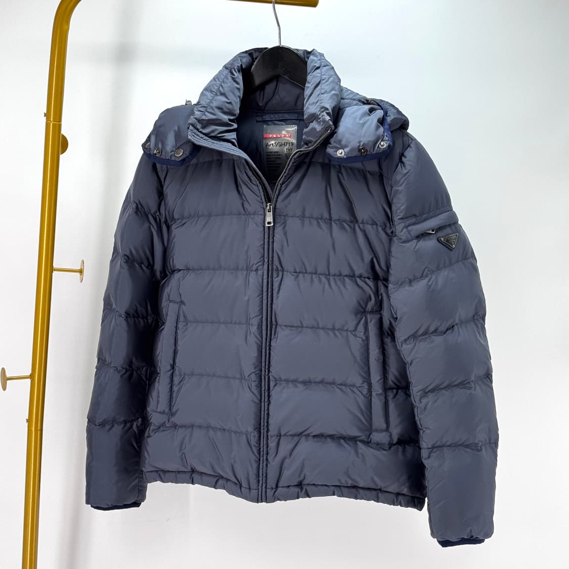 [46사이즈] 프라다 삼각로고 패딩 후드 자켓 (SGH719) 상품이미지2