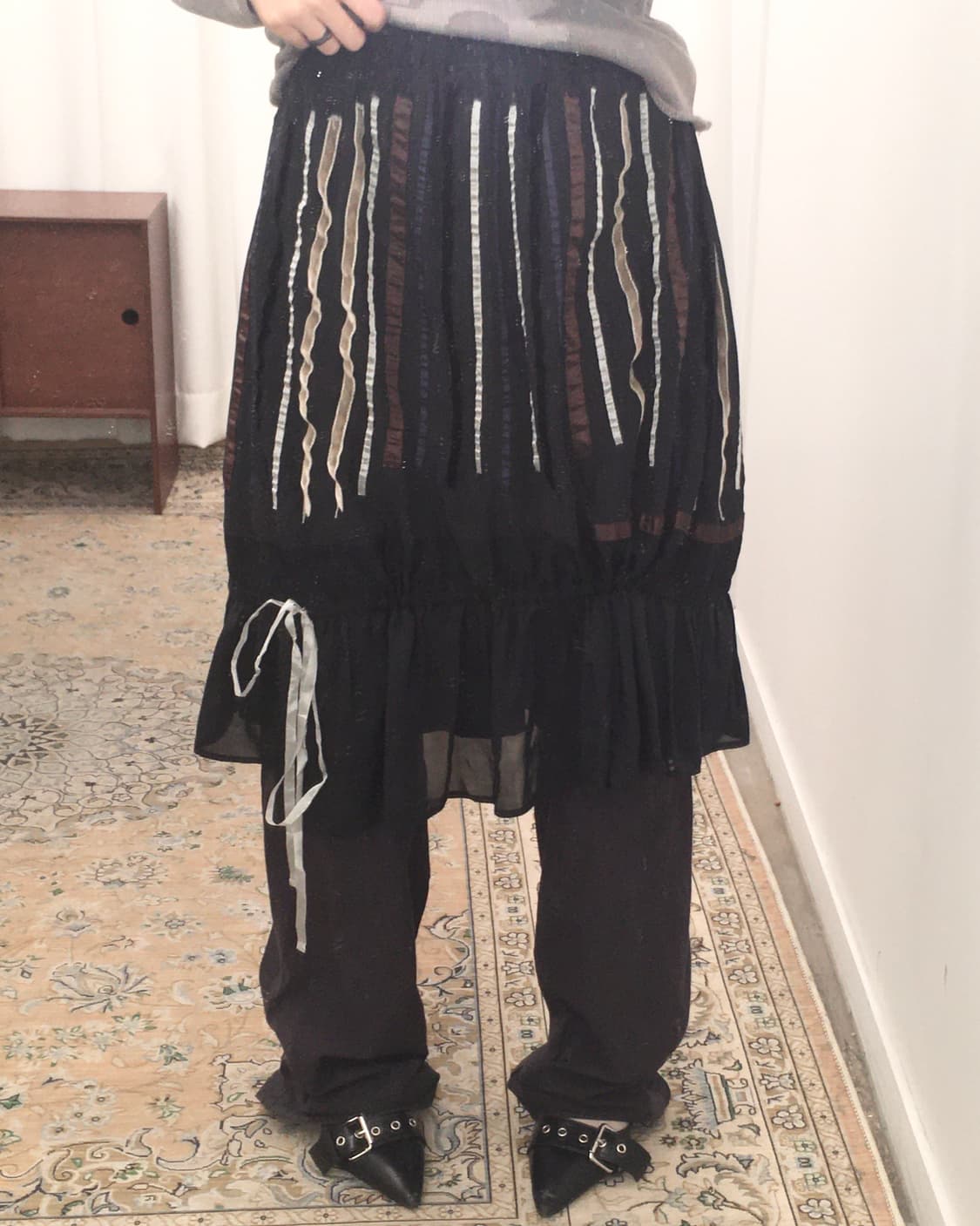 블랙 패턴 미디 스커트 상품이미지1