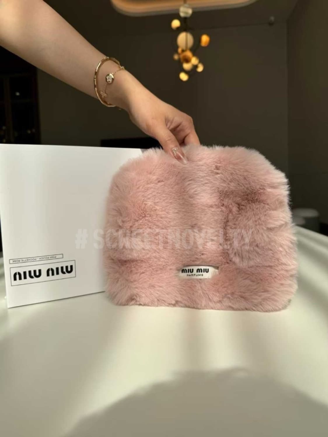 미우미우 뷰티 퍼 파우치백 가방 핑크 크로스백 숄더백 상품이미지6
