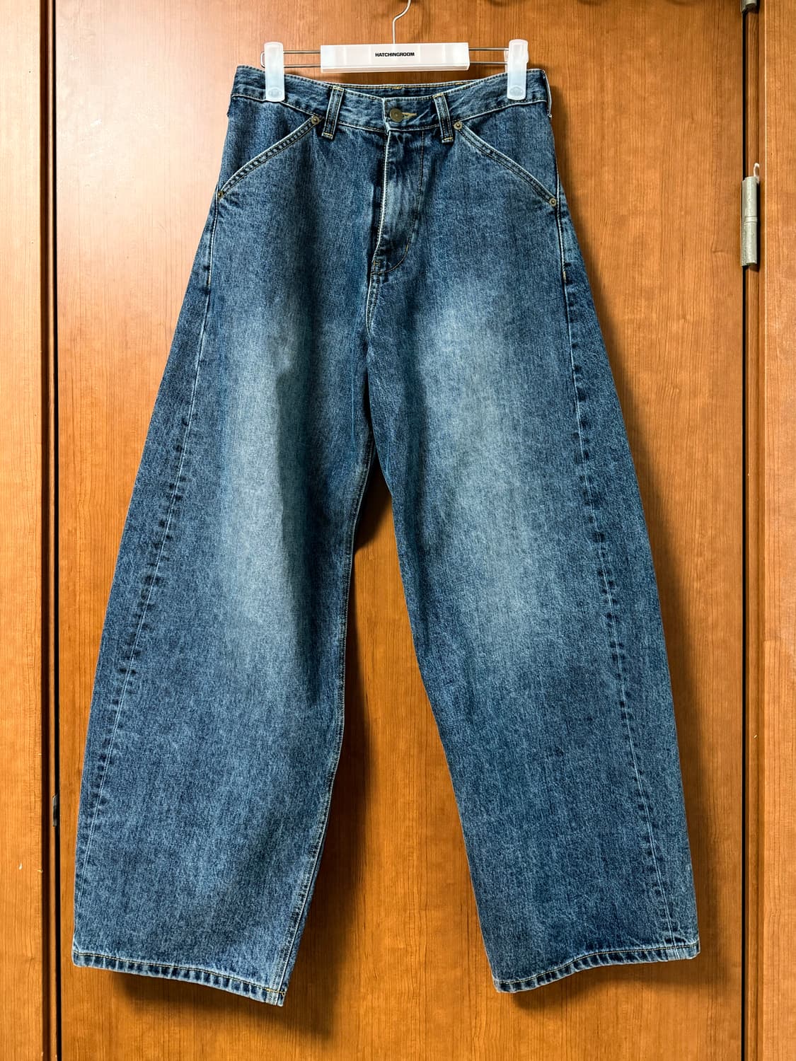 해칭룸 와이드 커브드진 워시드블루 1사이즈 (XS) 상품이미지1