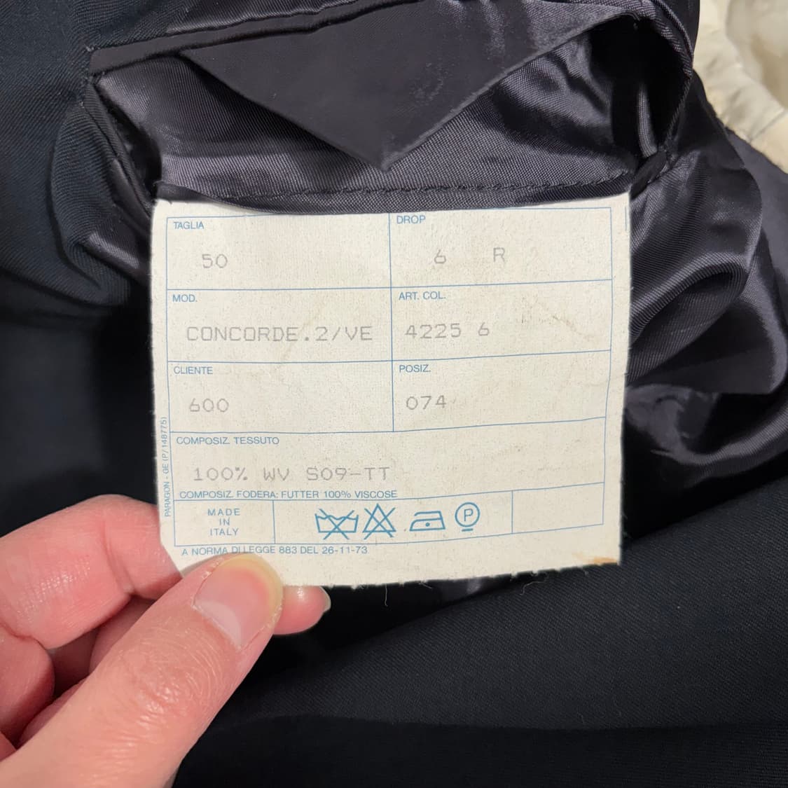 지방시 검정색 금장 버튼 블레이저(50) 상품이미지5