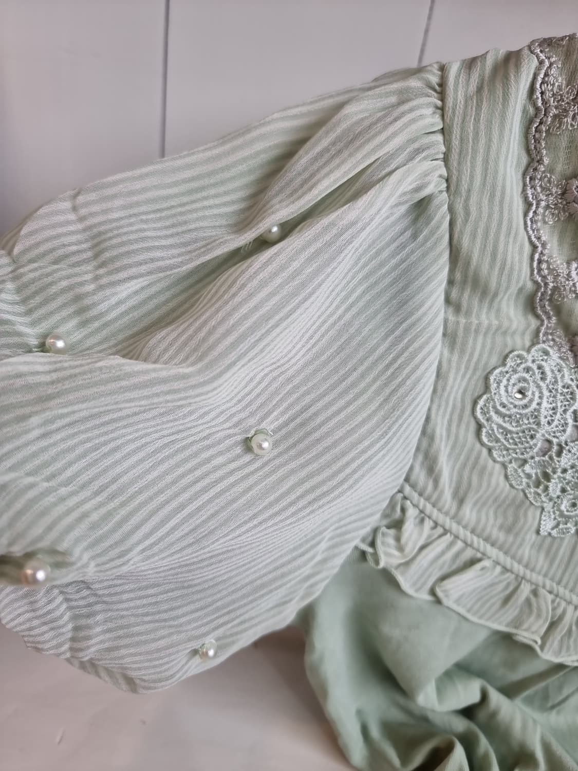 액시즈팜 레이스 프릴 블라우스 민트 상품이미지3