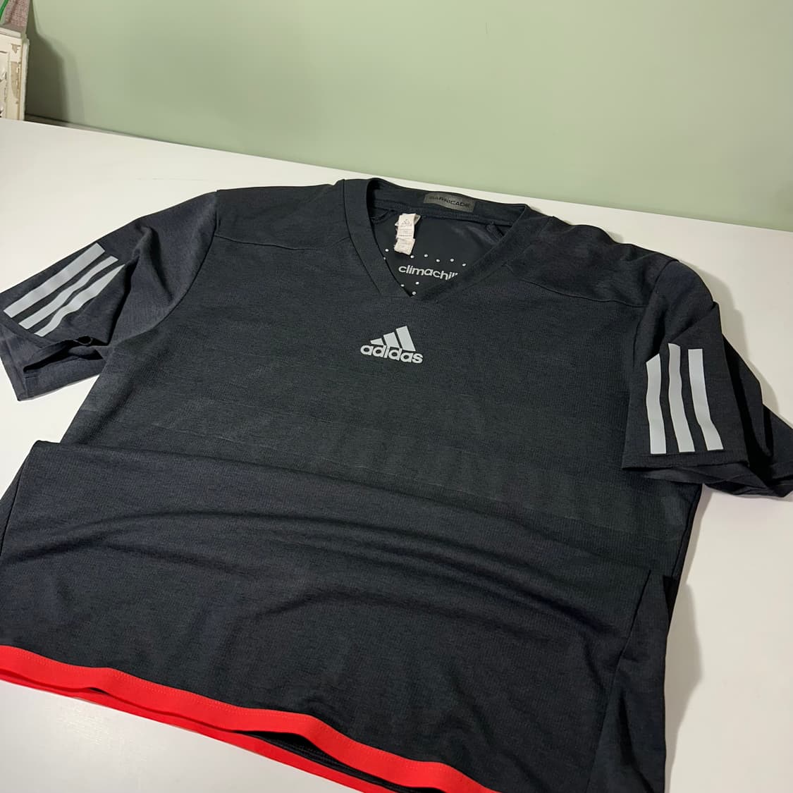 M 아디다스테니스 챠콜 기능성폴리 바리케이드 테니스반팔 상품이미지1