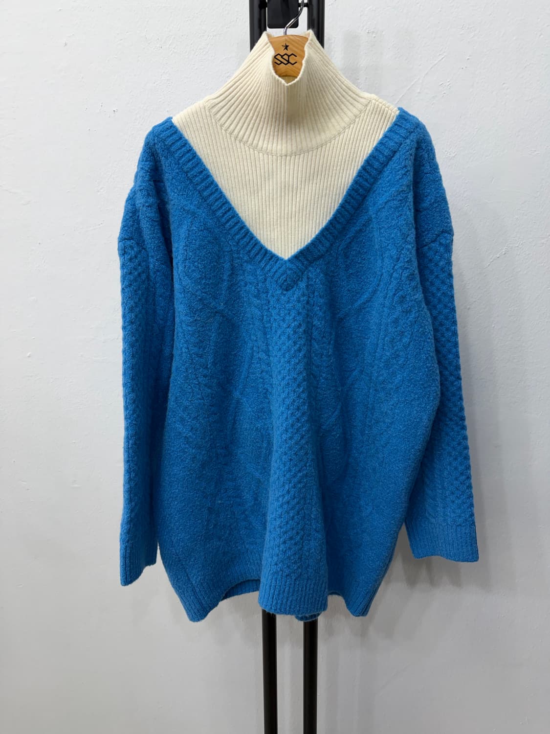 정품) 럭키슈에뜨 배색 니트 스웨터 F 상품이미지1